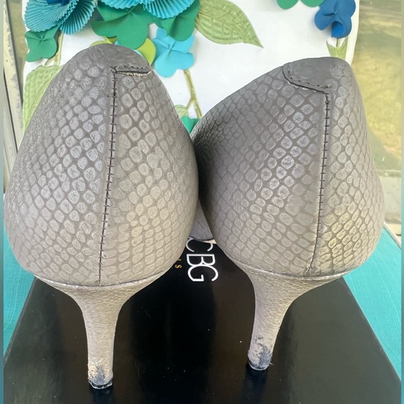 Gently loved BCBG heels - Picture 9 of 9